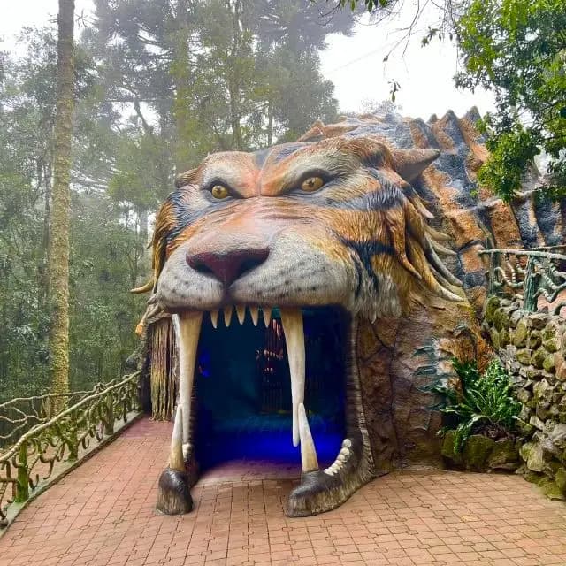 Caverna do Tigre – Parque Terra Mágica Florybal