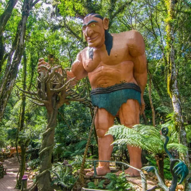 Guardião da Floresta e Mirante – Parque Terra Mágica Florybal